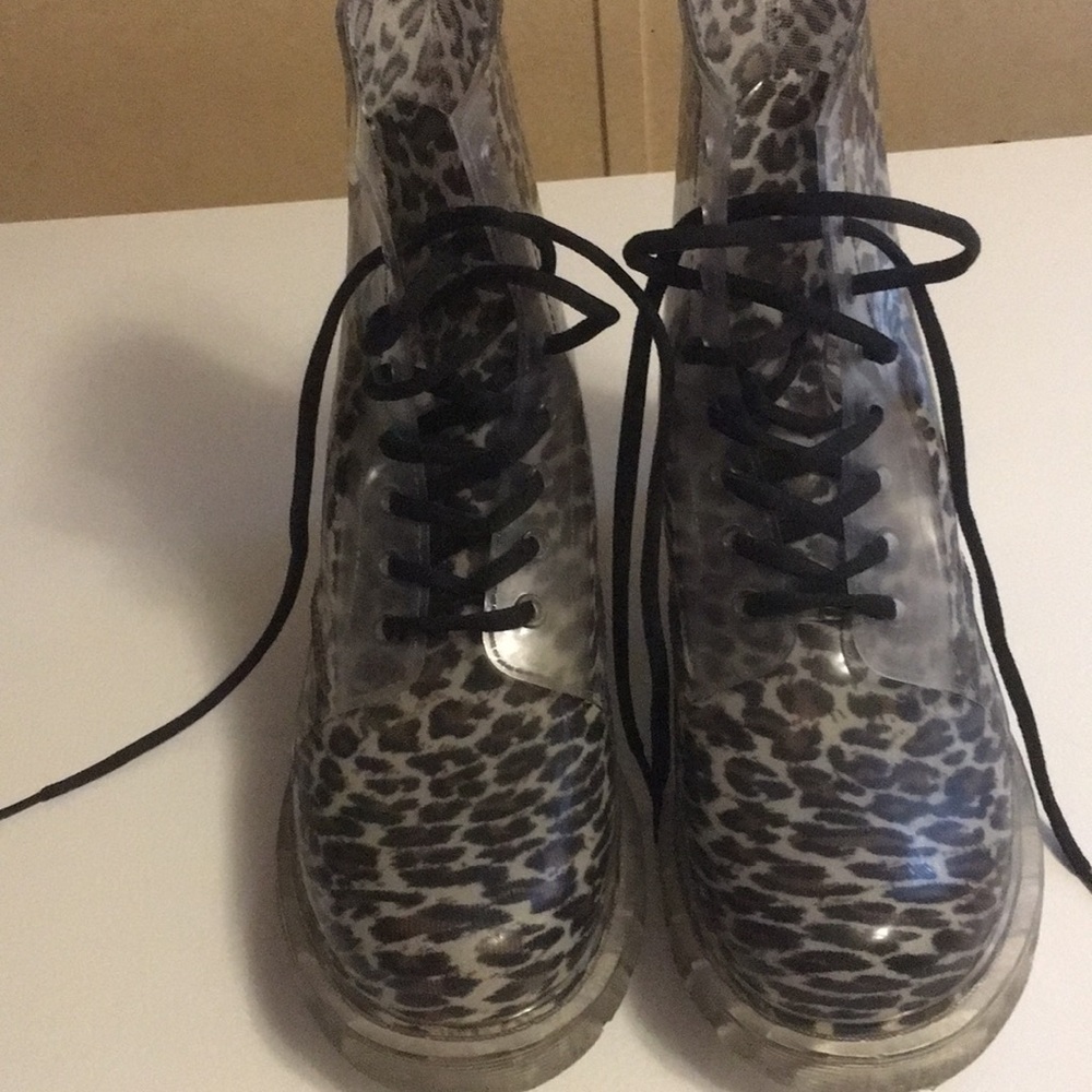 NYLA  Combat Style  Rain Boots Cheetah Print SZ 10